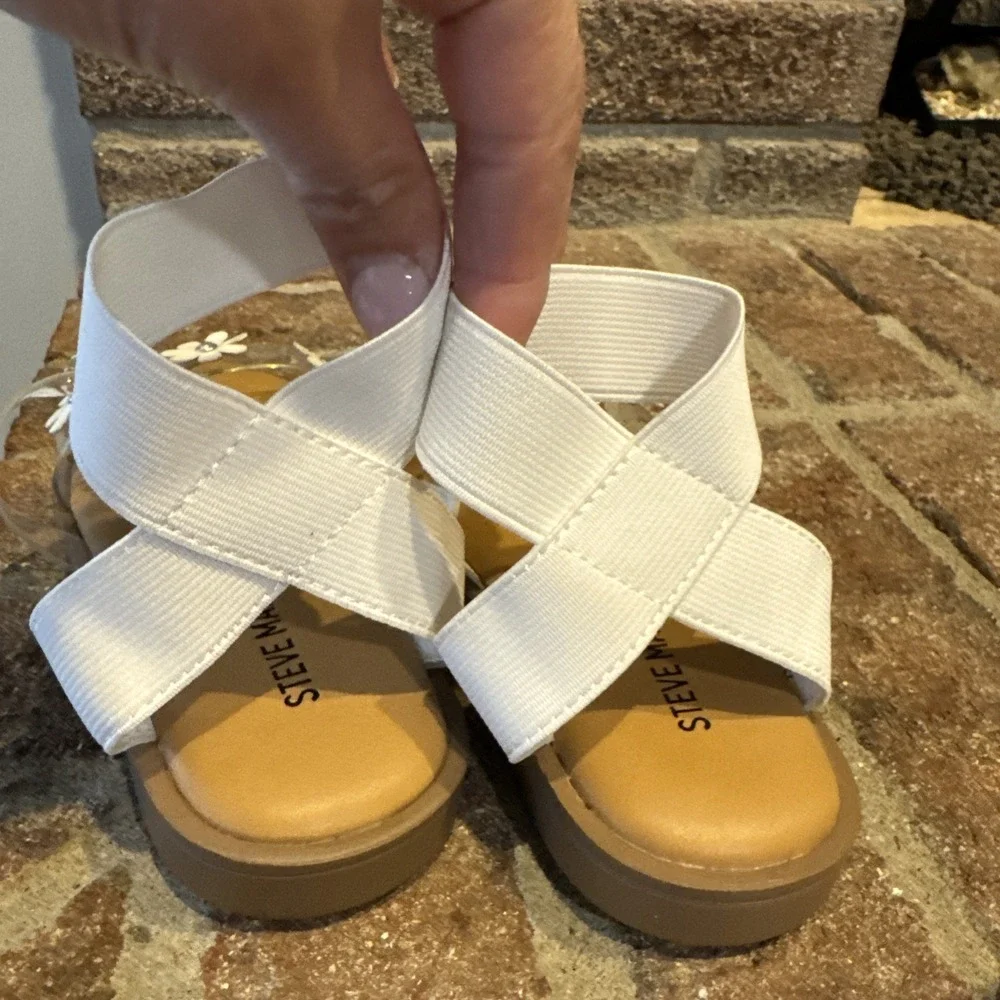 Steve Madden Jashlin White Strappy Flower Casual Sandals Size 11 Girls Kids #019